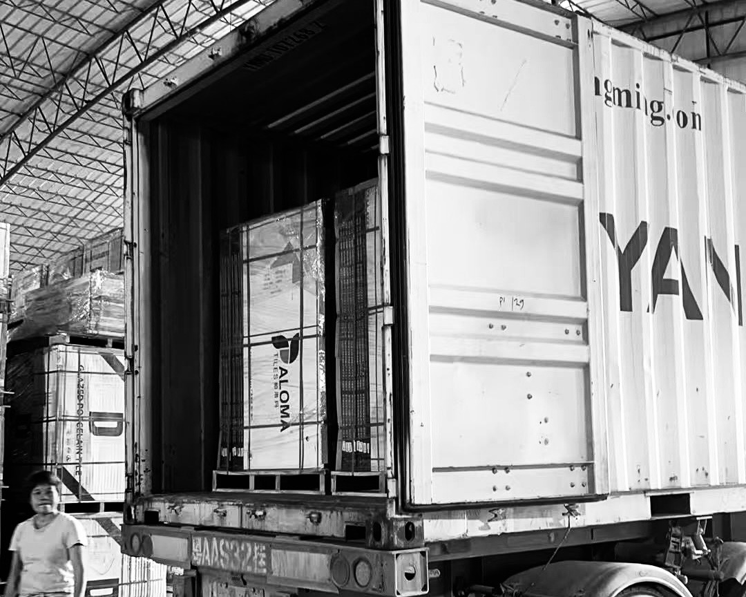 Container loading and export documentation at port